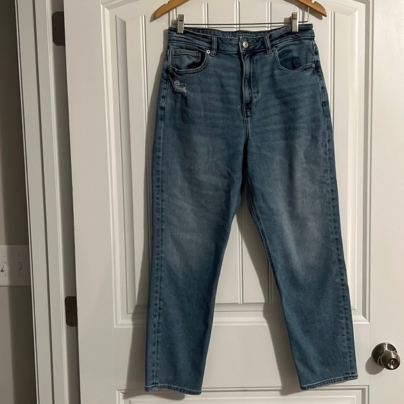 American Eagle high rise MOM Jeans - Picture 1 of 6